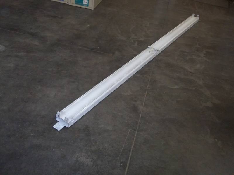 lot 109 image: Used 8 Florescent Light uses 4 - 4 T-8 Bulbs Ballast been changed to T-8
