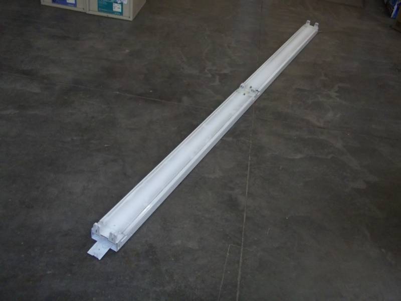 lot 113 image: Used 8 Florescent Light uses 4 - 4 T-8 Bulbs Ballast been changed to T-8
