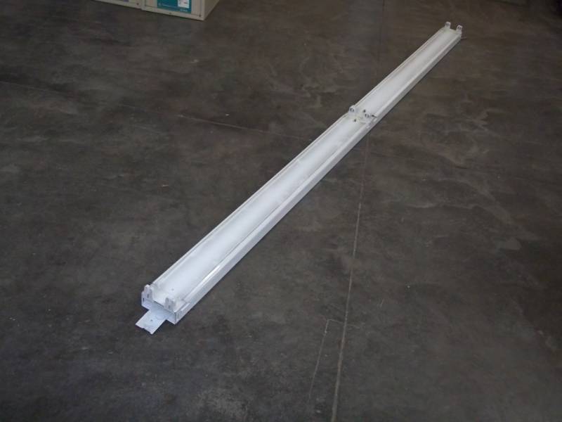lot 115 image: Used 8 Florescent Light uses 4 - 4 T-8 Bulbs Ballast been changed to T-8