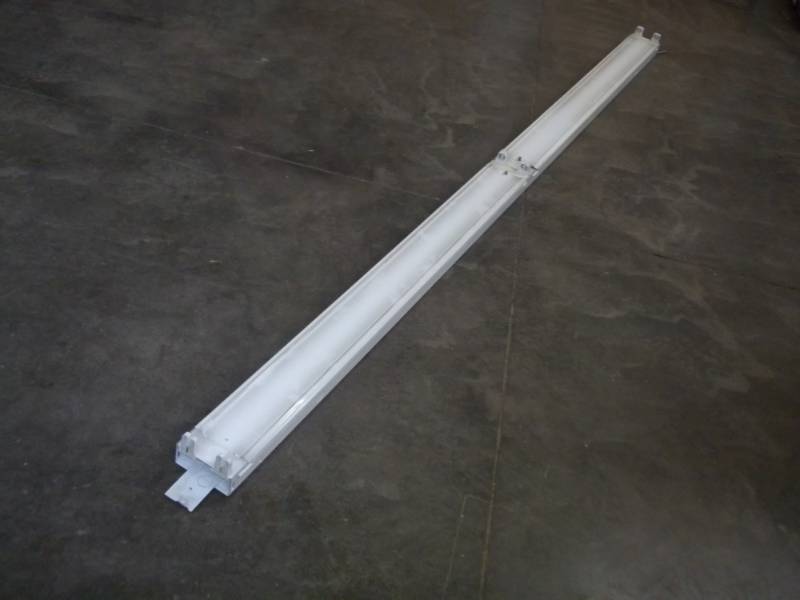 lot 116 image: Used 8 Florescent Light uses 4 - 4 T-8 Bulbs Ballast been changed to T-8