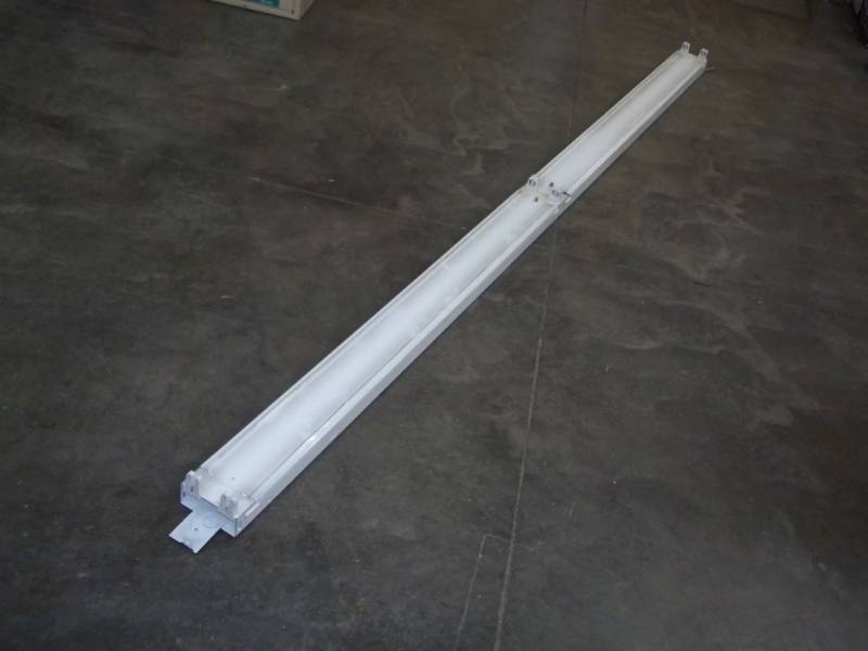 lot 117 image: Used 8 Florescent Light uses 4 - 4 T-8 Bulbs Ballast been changed to T-8