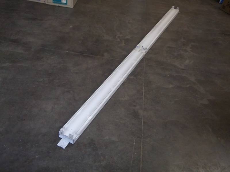 lot 120 image: Used 8 Florescent Light uses 4 - 4 T-8 Bulbs Ballast been changed to T-8