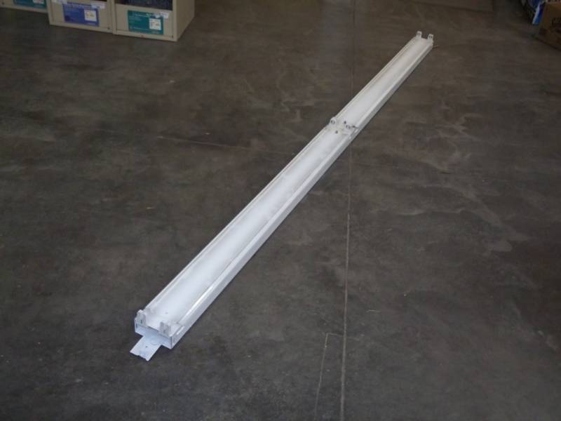 lot 123 image: Used 8 Florescent Light uses 4 - 4 T-8 Bulbs Ballast been changed to T-8