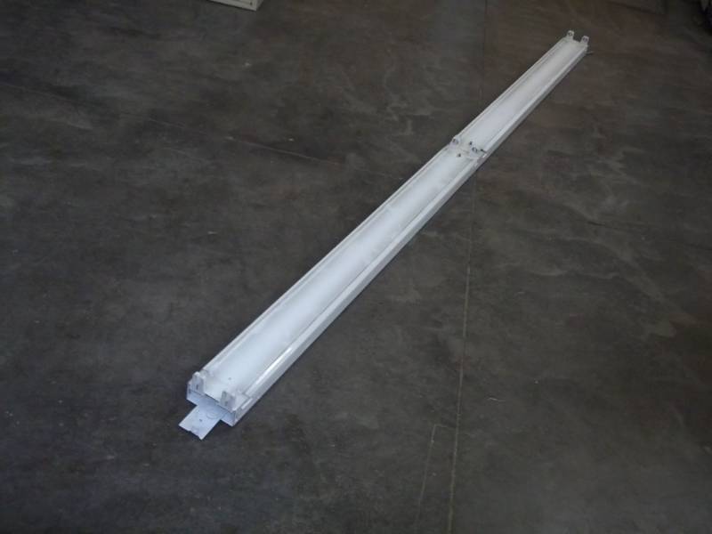 lot 132 image: Used 8 Florescent Light uses 4 - 4 T-8 Bulbs Ballast been changed to T-8