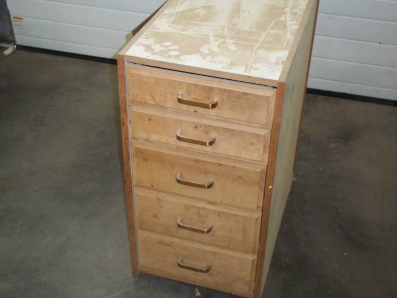 lot 178 image: 5 drawer wood cabinet 15wide x 24deep x 29tall