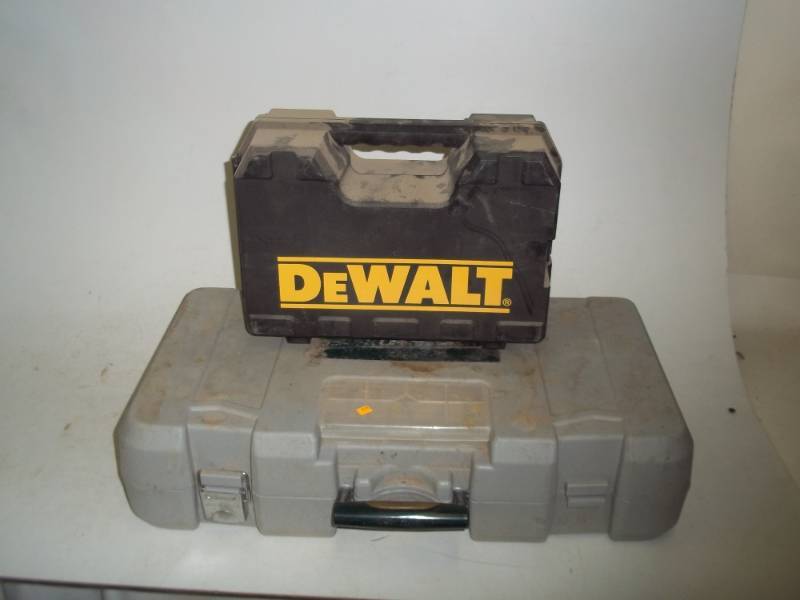 lot 195 image: 2 empty tool cases