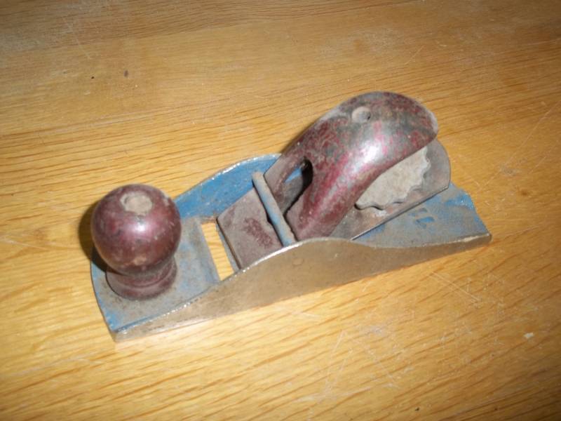 lot 210 image: no. 110 wood plane 6
