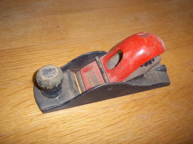 lot 211 image: 6 wood plane