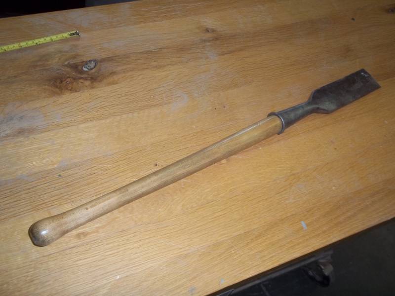 lot 214 image: Loggings Slick with hardened edge and wood handle Used for pealing logs