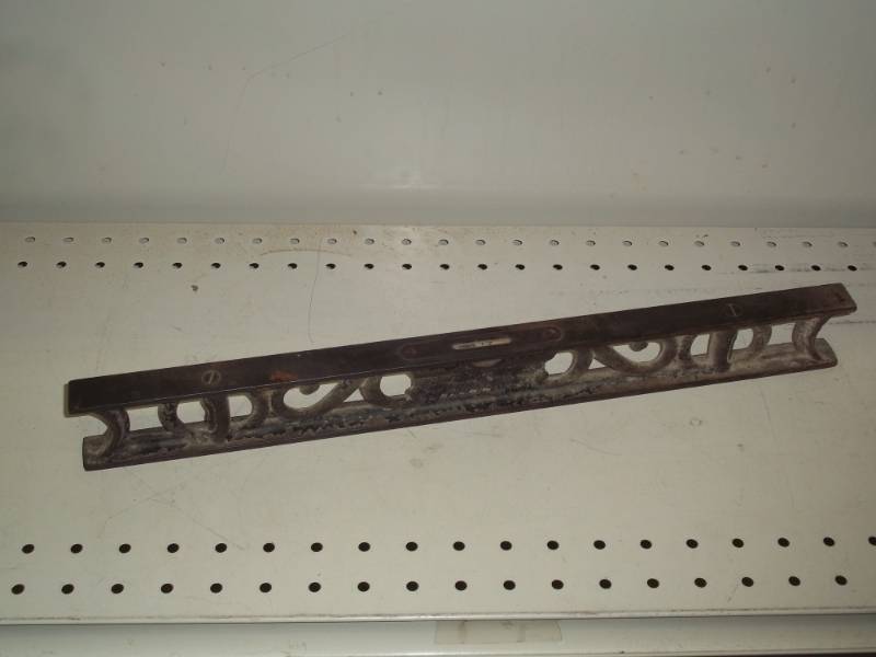 lot 223 image: vintage 18 steel level