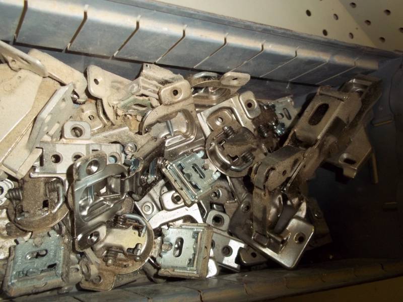 lot 250 image: steel box cabinet hardware