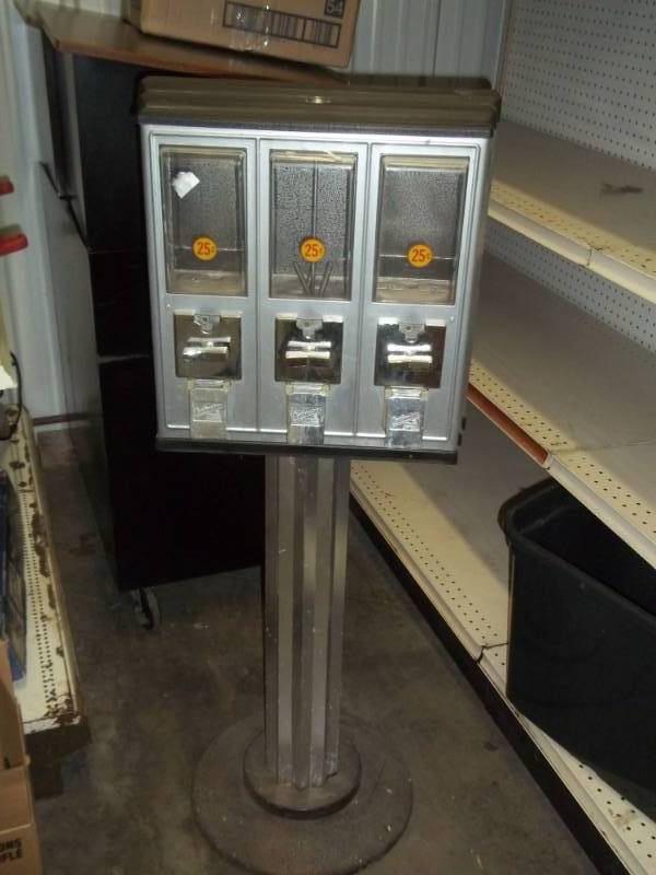 lot 273 image: tri candy dispenser wstand black