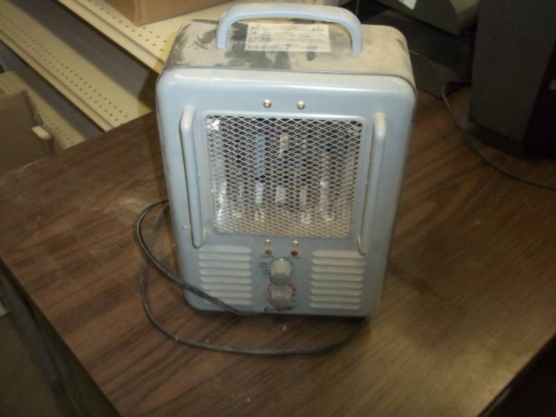 lot 295 image: electric space heater