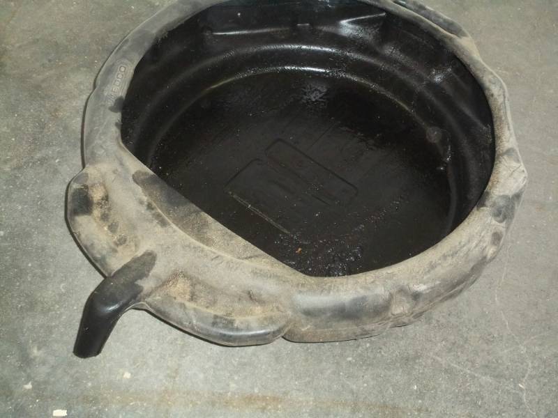 lot 298 image: oil drain pan