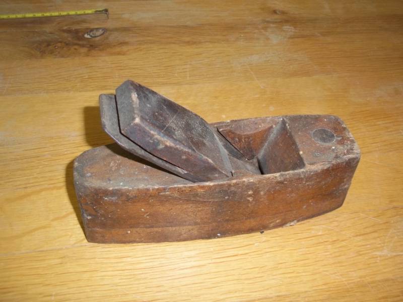 lot 304 image: vintage 8 wood plane (all wood)