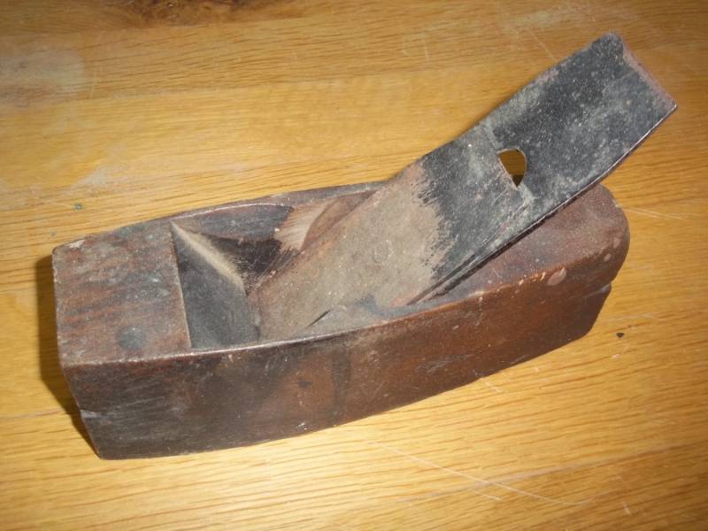 lot 305 image: vintage 8 wood plane (all wood)