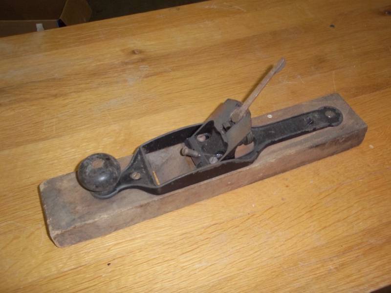 lot 306 image: vintage 15wood plane (no blade)