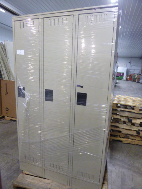 2 Sets of 3 Lockers