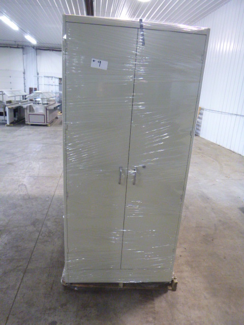 2 Metal Cabinets with Shelves