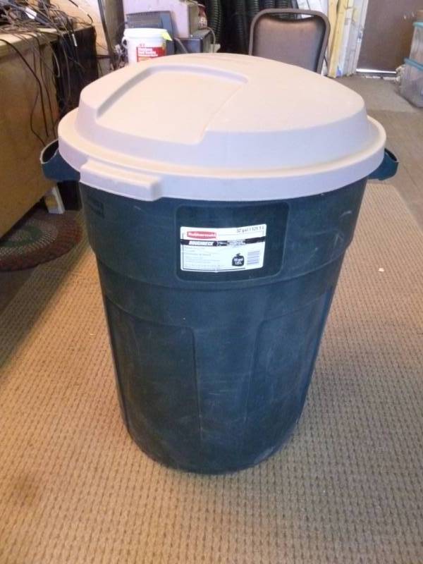 lot 5 image: Garbage Can
