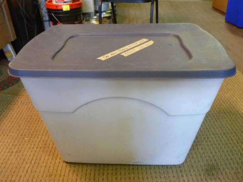lot 7 image: Storage Tote