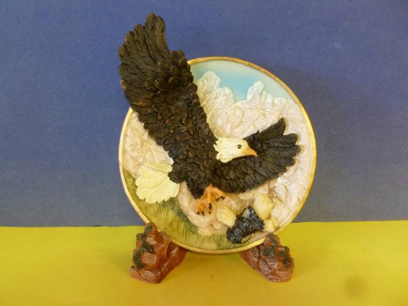 lot 28 image: Eagle Decoration