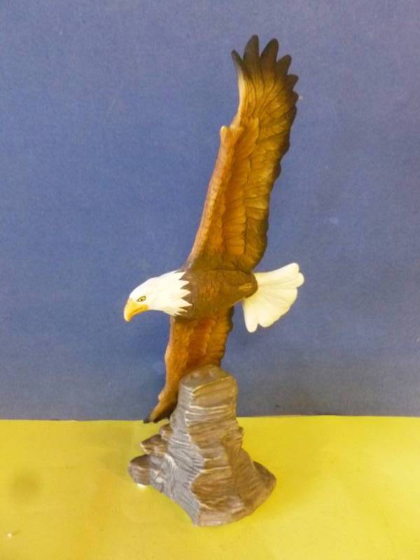 lot 43 image: Eagle Decoration
