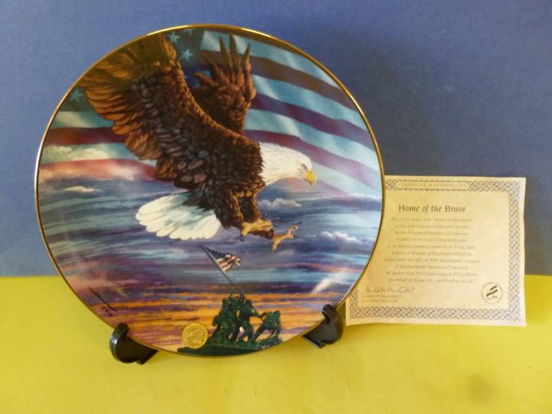 lot 52 image: Eagle Decoration