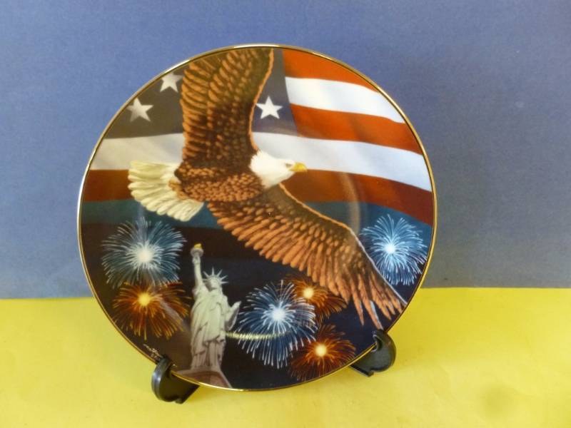 lot 53 image: Eagle Decoration