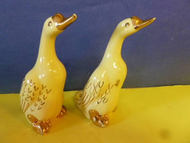 lot 56 image: Decorative