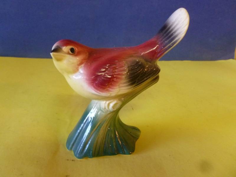 lot 62 image: Decorative
