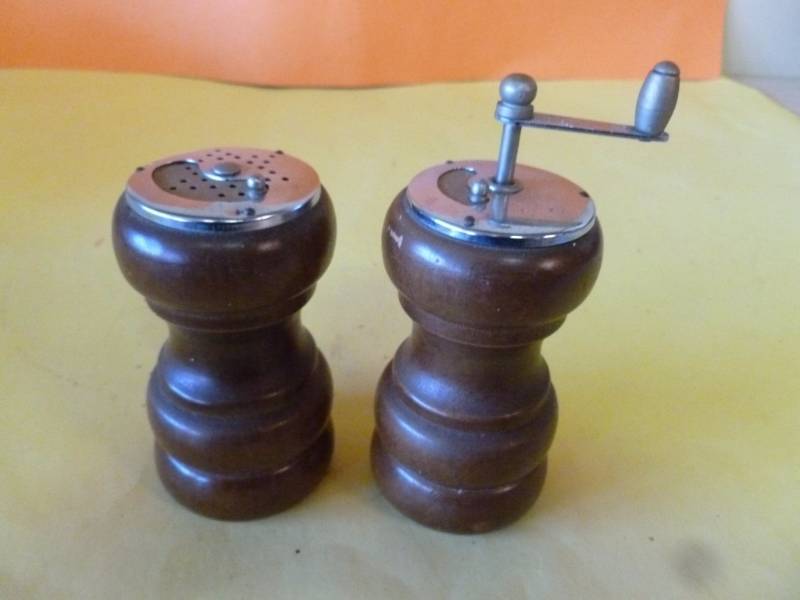 lot 71 image: Salt & Pepper Shakers