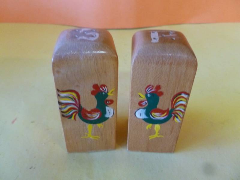 lot 72 image: Salt & Pepper Shakers
