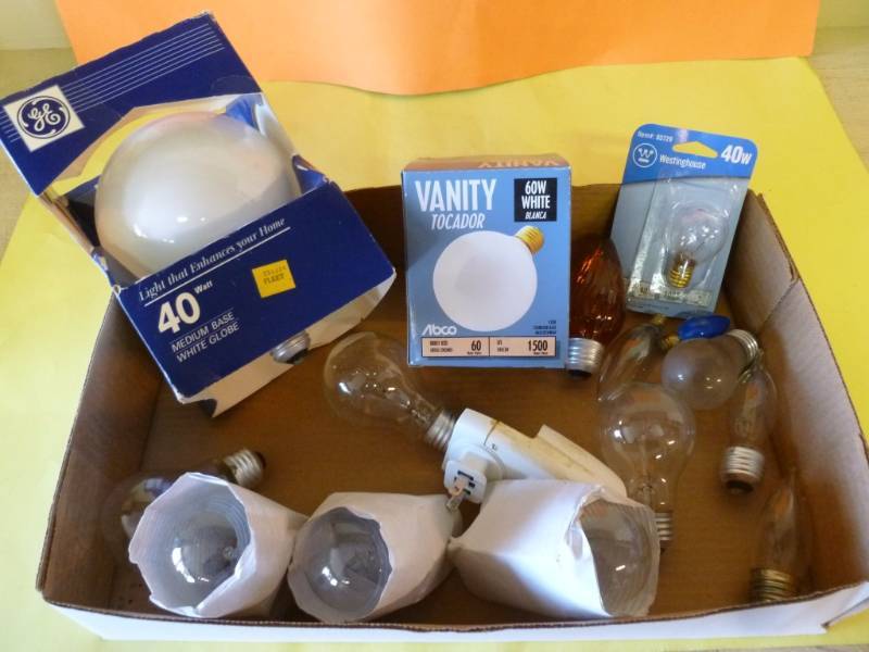 lot 75 image: Light Bulbs