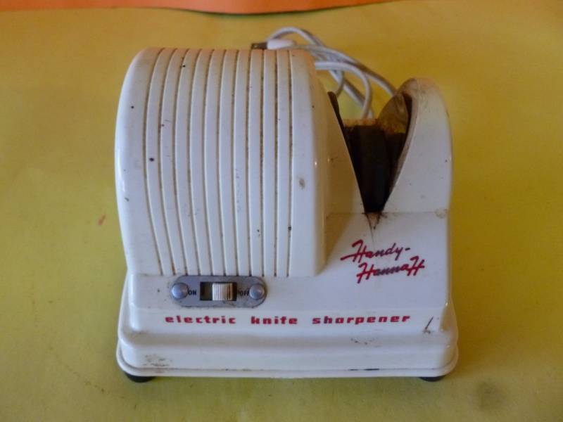 lot 77 image: Knife Sharpener