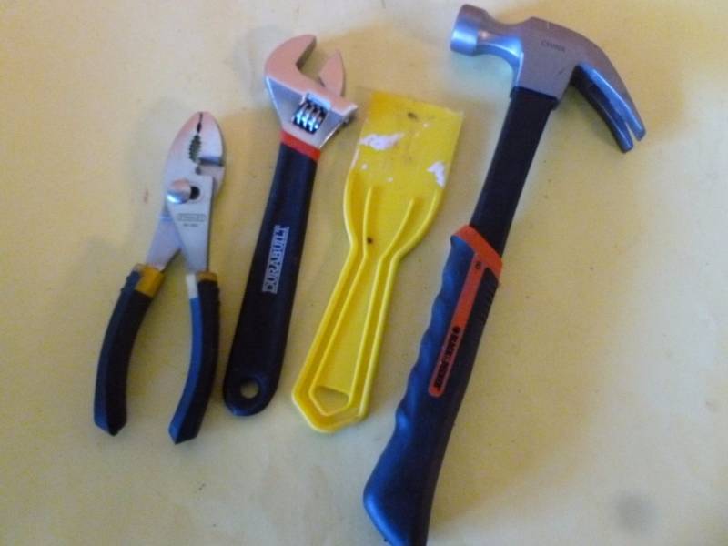 lot 89 image: Tools