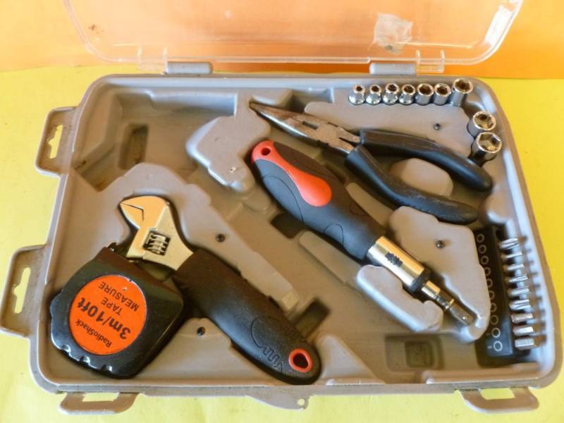 lot 94 image: Tools
