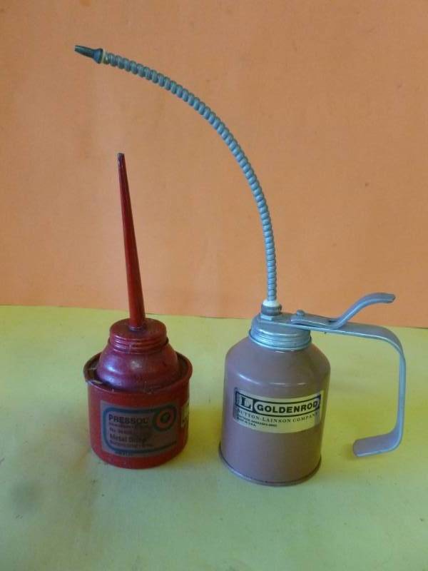 lot 95 image: Oil Cans