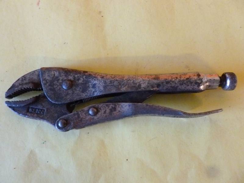 lot 98 image: Tool