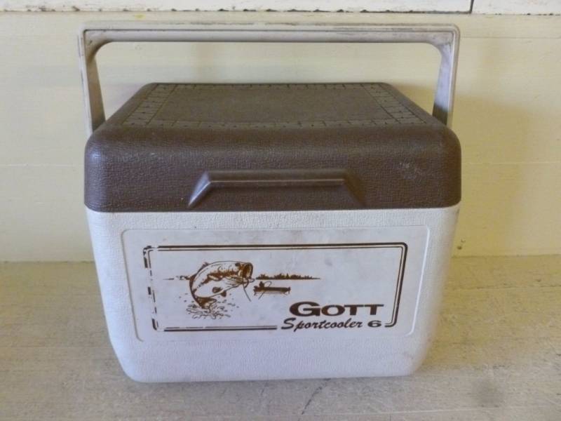 lot 109 image: Cooler