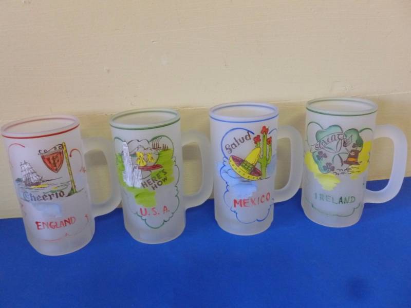 lot 114 image: Mug Set