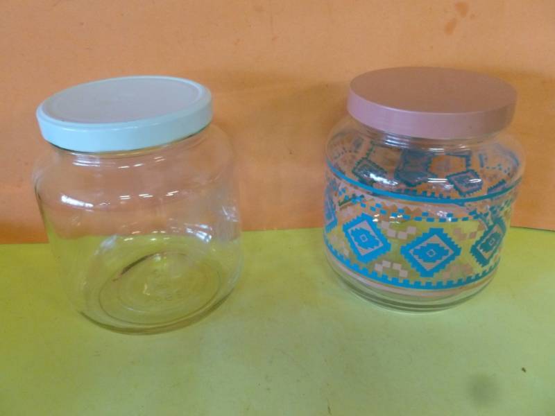 lot 171 image: Glass Jars