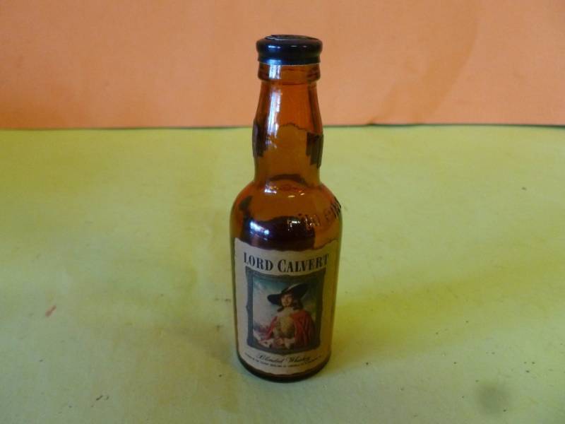 lot 178 image: Vintage Bottle