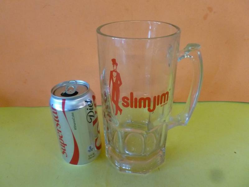 lot 182 image: Mug