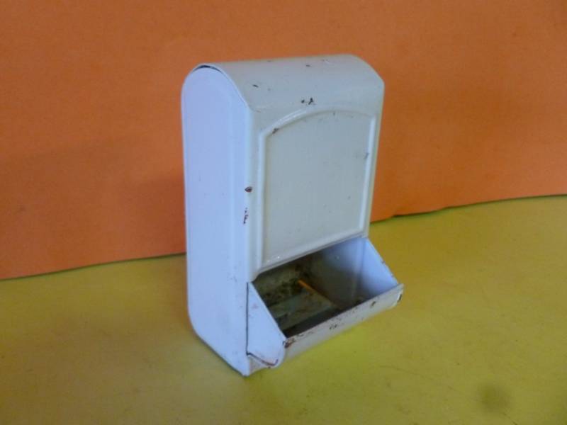 lot 187 image: Vintage Match Chimney