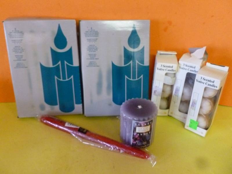 lot 214 image: Candles