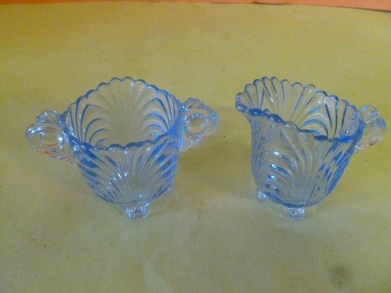 lot 215 image: Vintage Glass