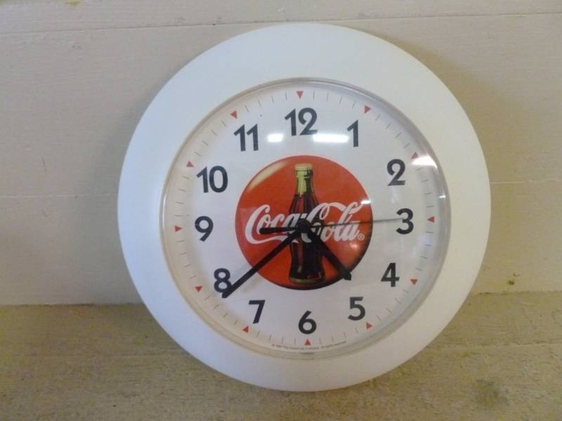 lot 254 image: Collectible Coca-Cola