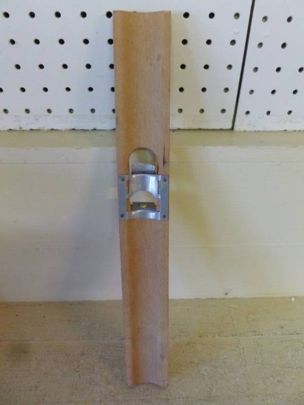 lot 259 image: Vintage Corn Chucker