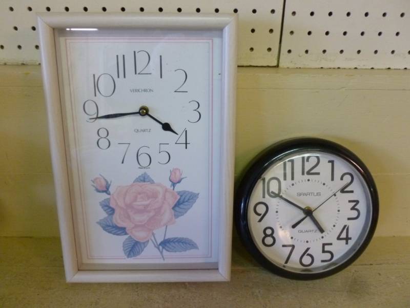 lot 260 image: Wall Clock